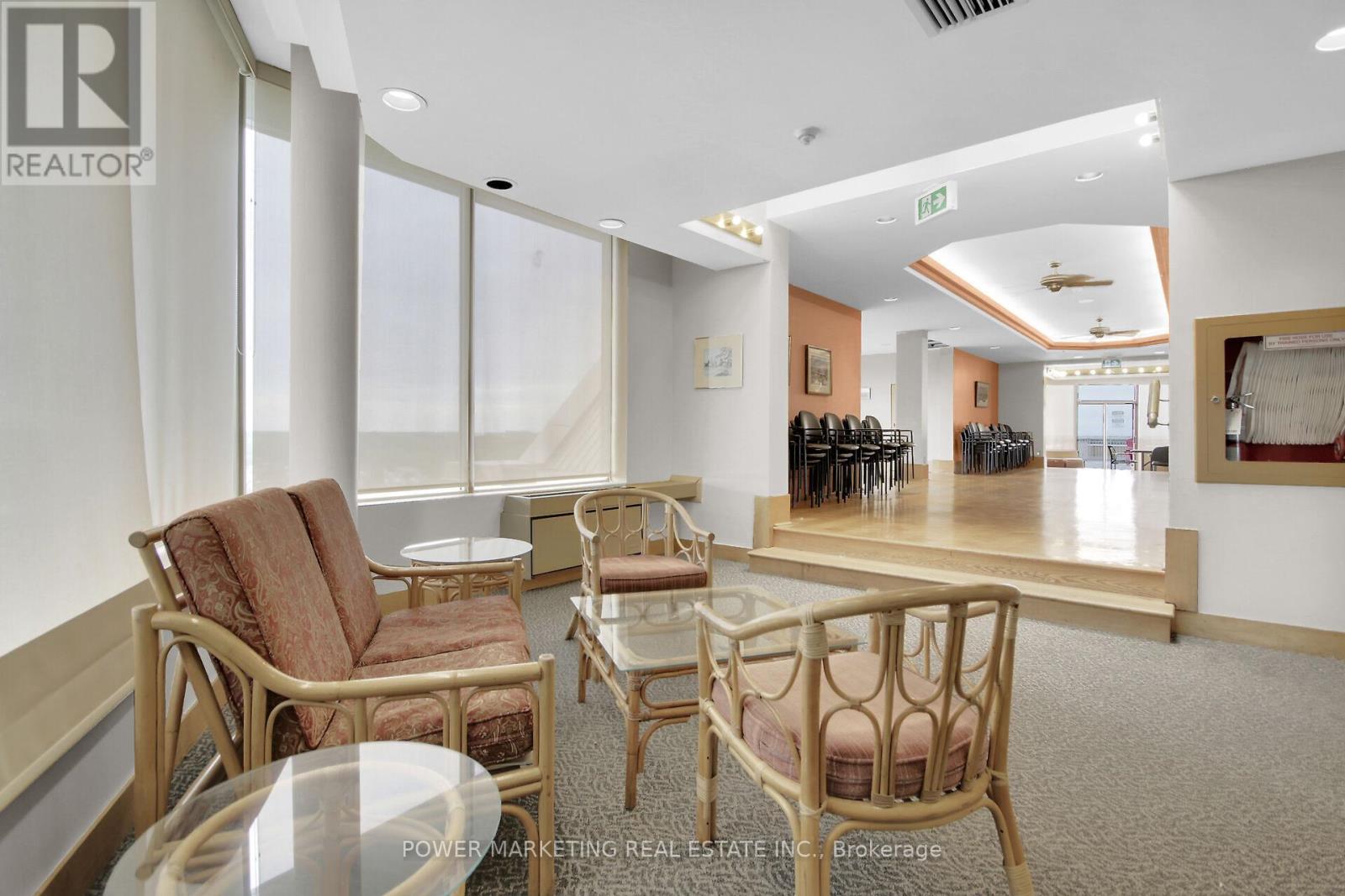 1204 - 2760 Carousel Crescent