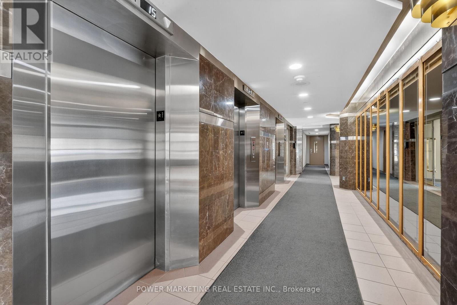 1204 - 2760 Carousel Crescent