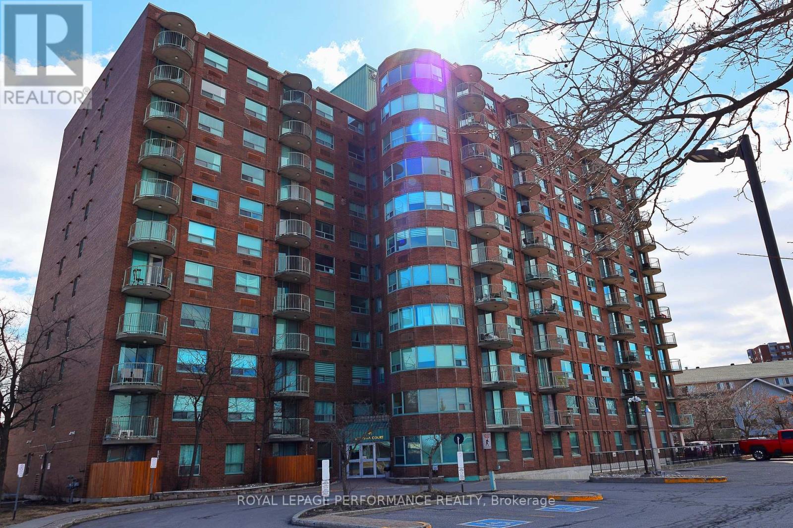 402 - 1440 Heron Road