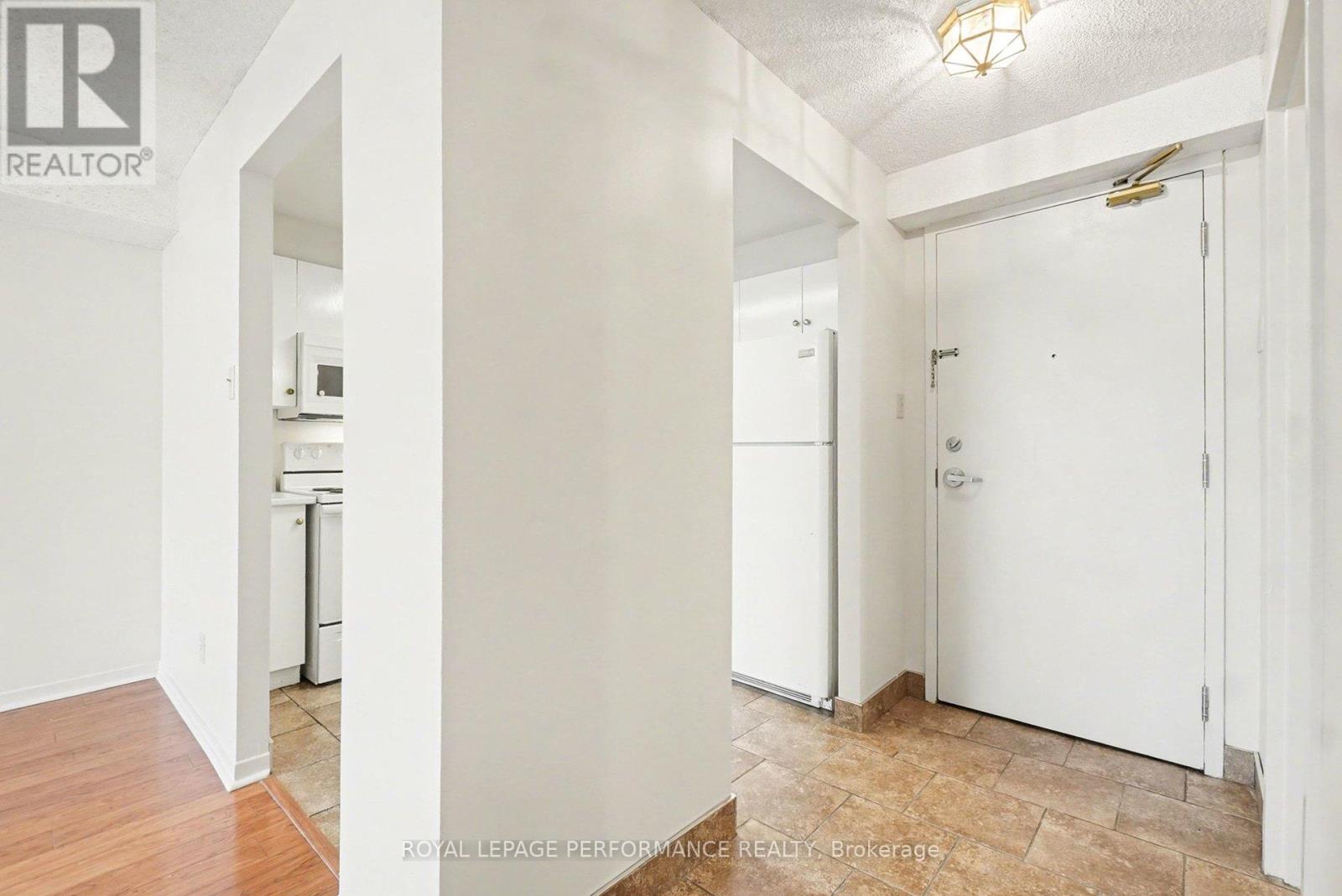 402 - 1440 Heron Road