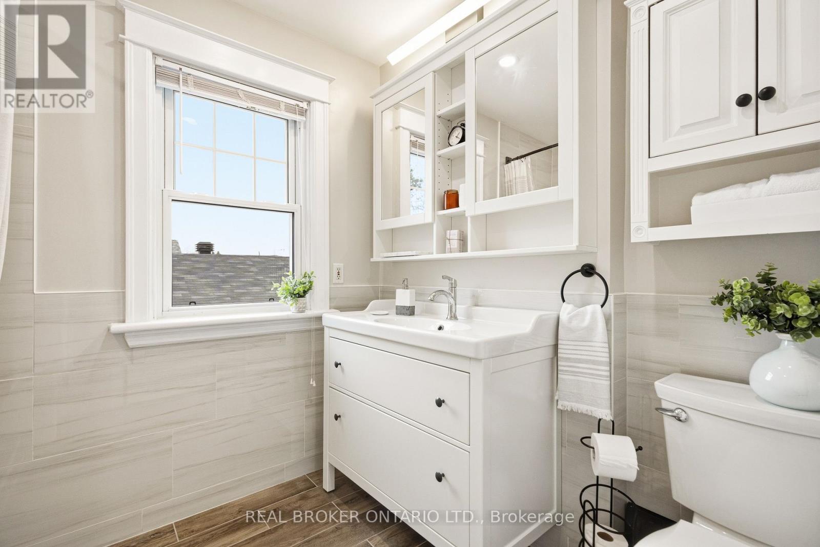 496 Hartleigh Avenue