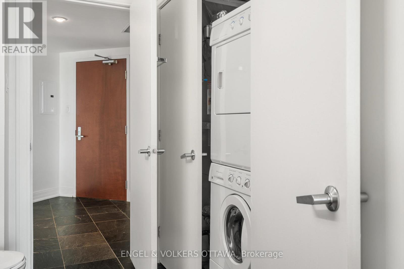 2603 - 234 Rideau Street