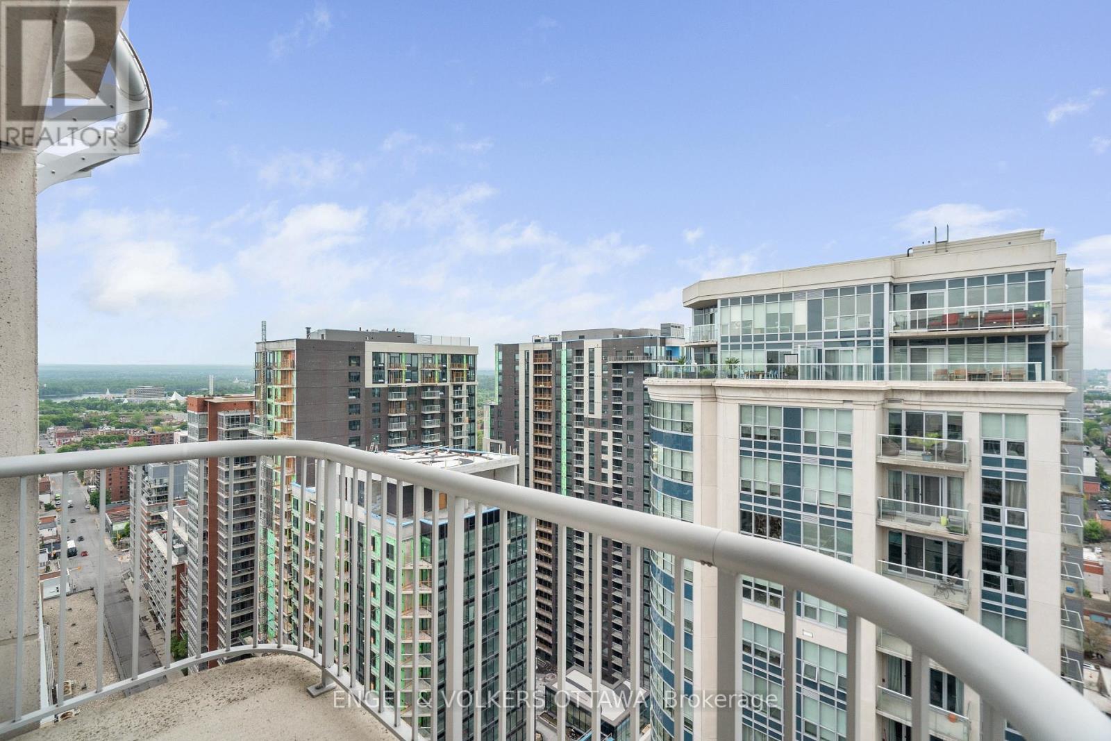 2603 - 234 Rideau Street