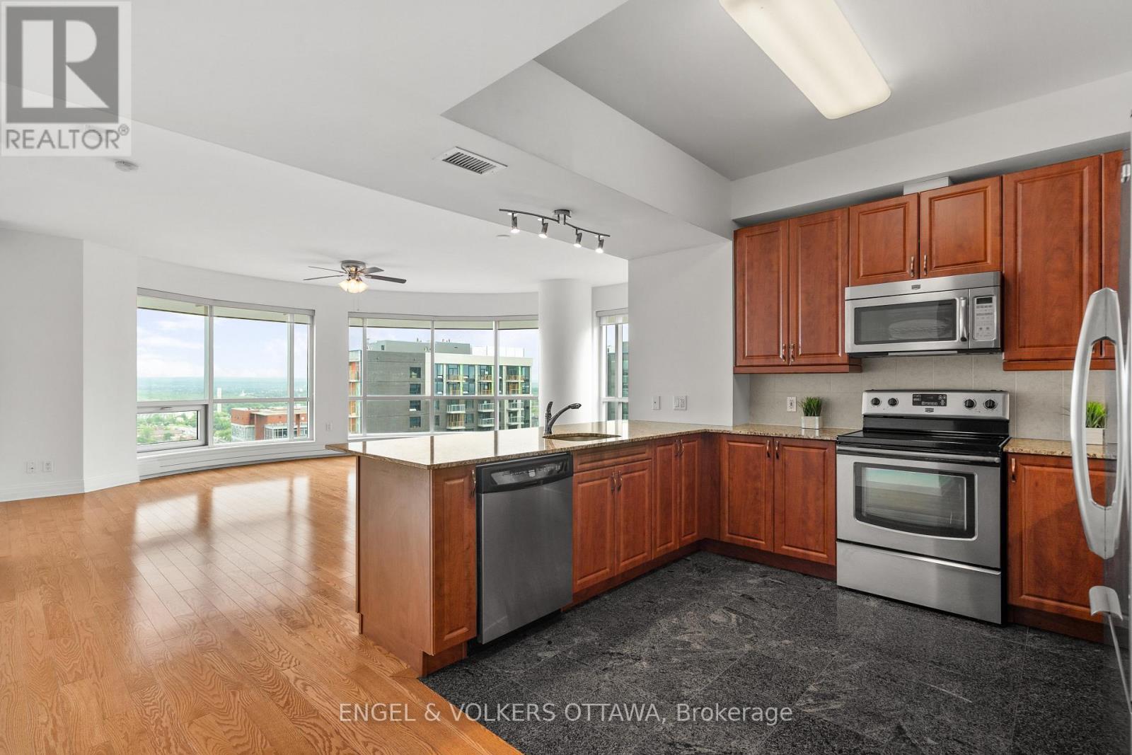 2603 - 234 Rideau Street