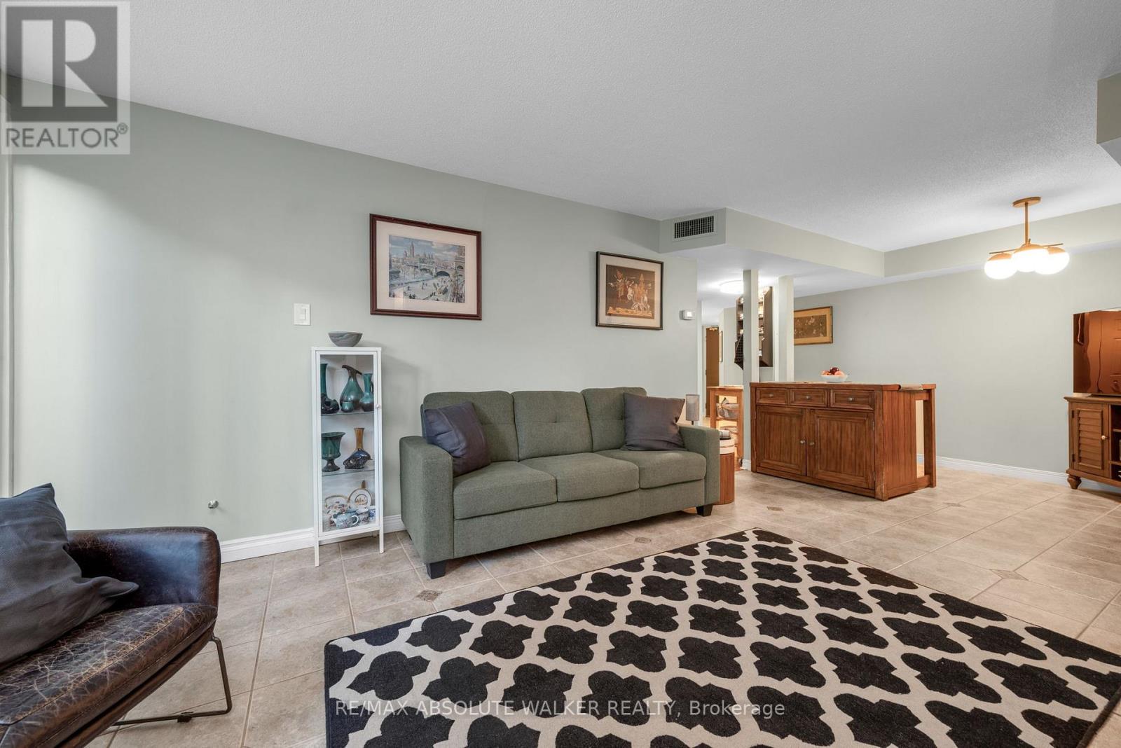 113 - 540 Cambridge Street S