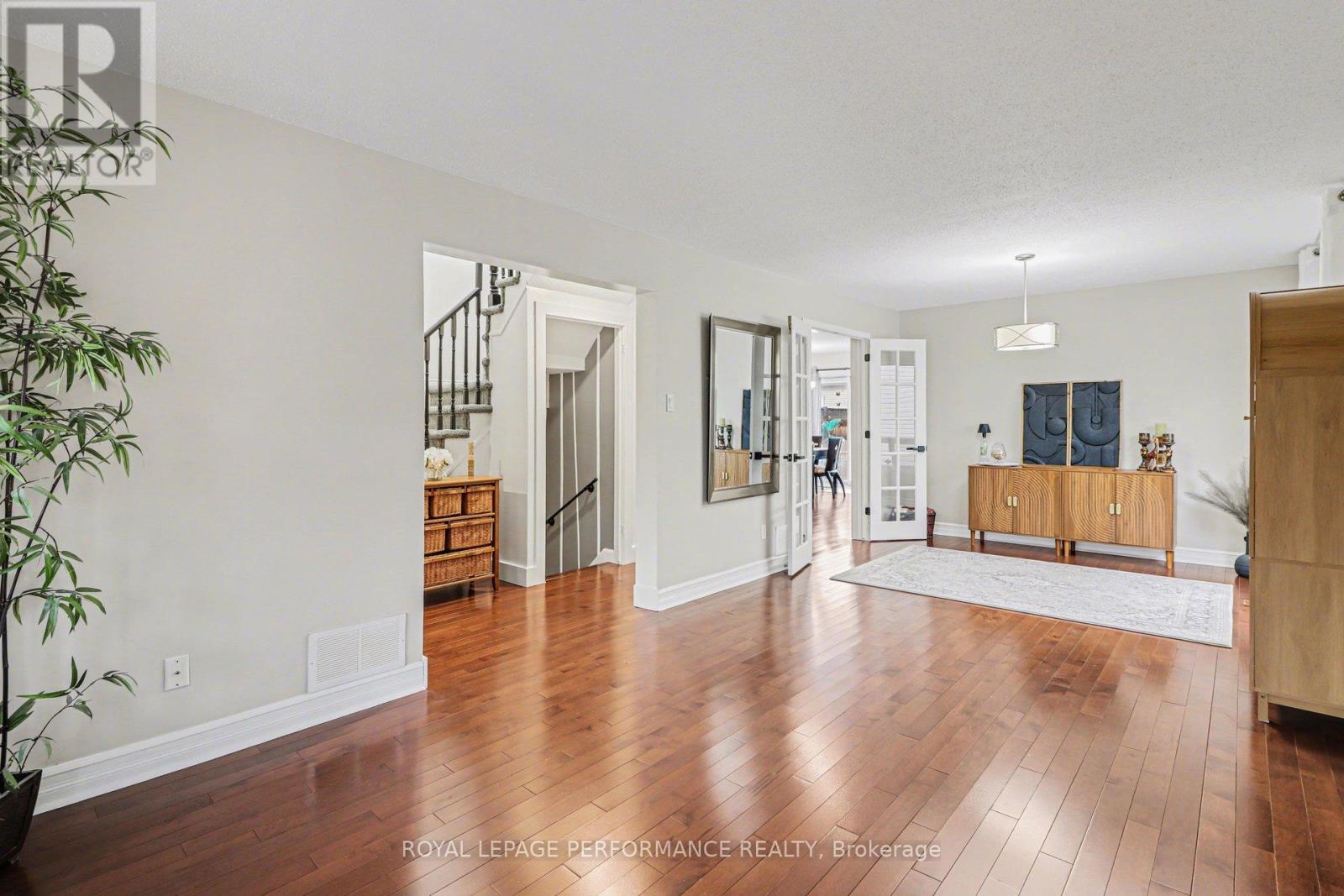 1006 Sheenboro Crescent