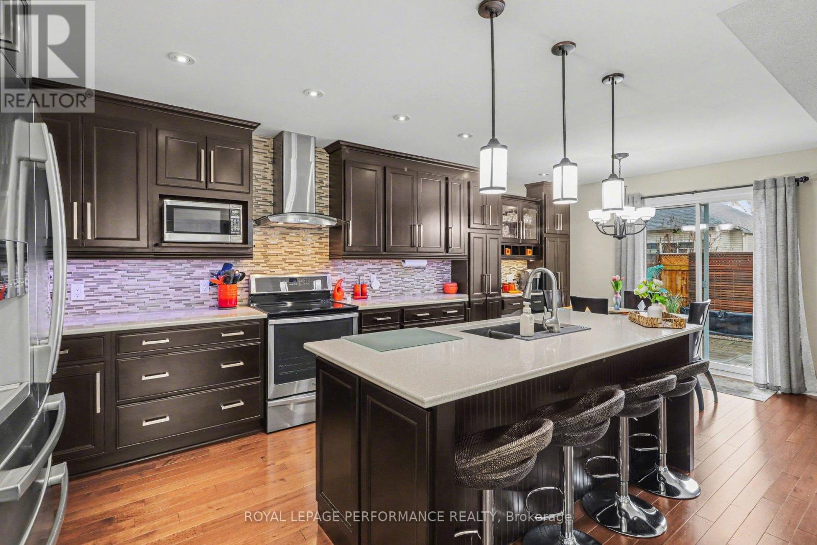 1006 Sheenboro Crescent