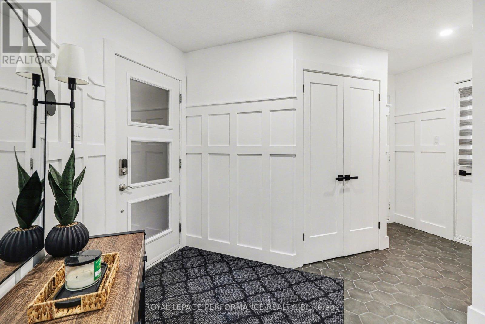 1006 Sheenboro Crescent