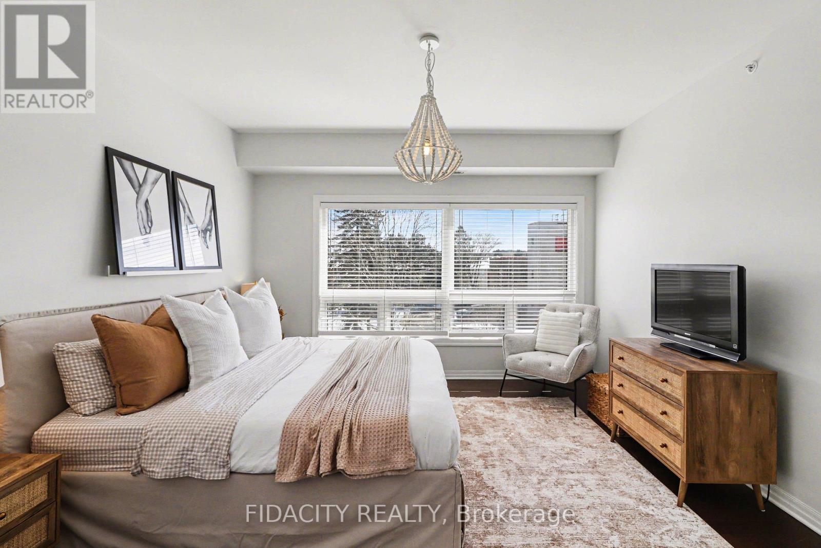 302 - 225 Winterfell Private