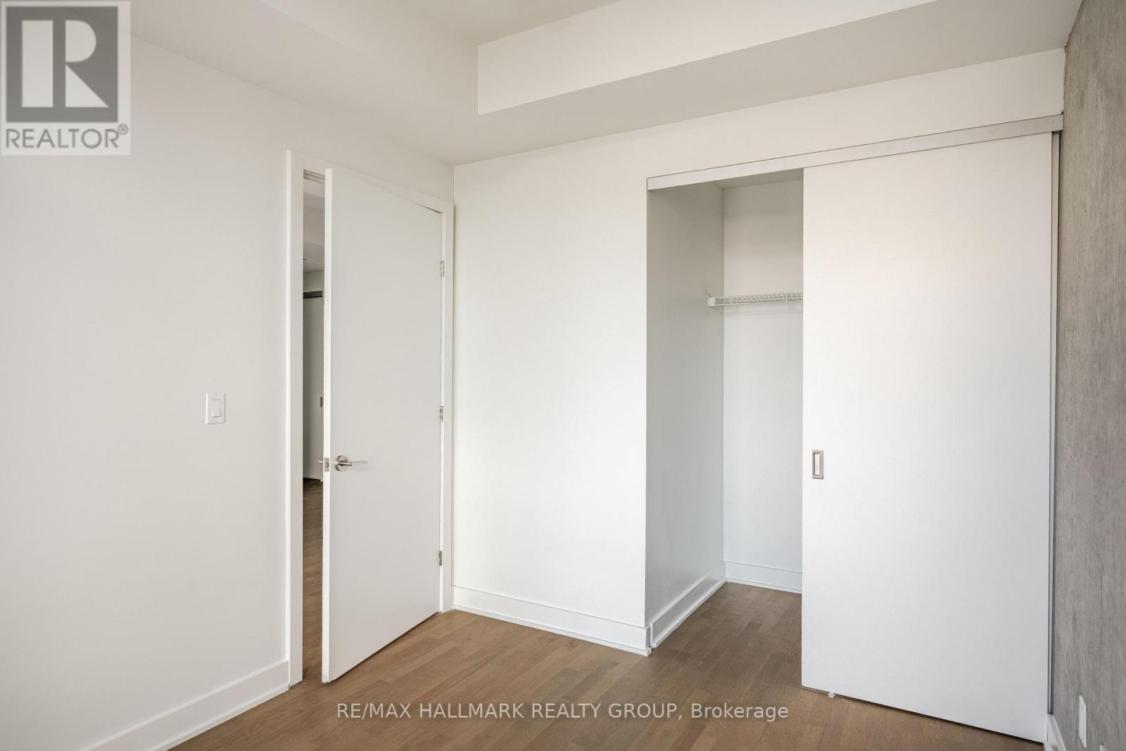 710 - 203 Catherine Street W