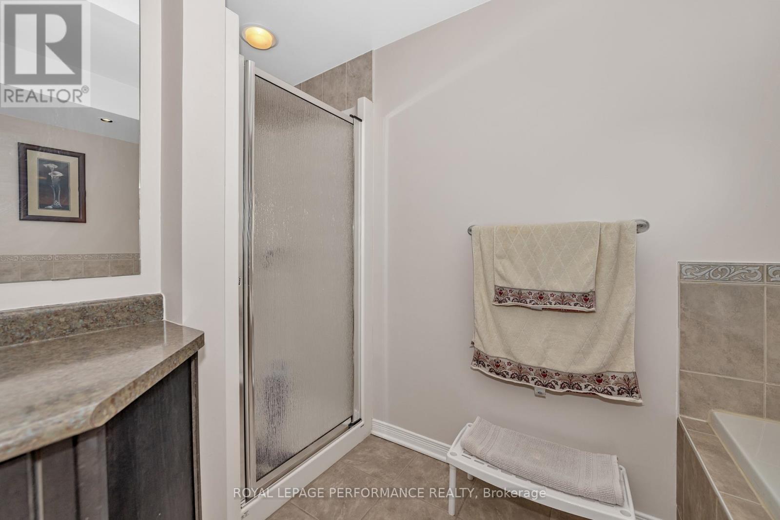 203 - 1921 St Joseph Boulevard