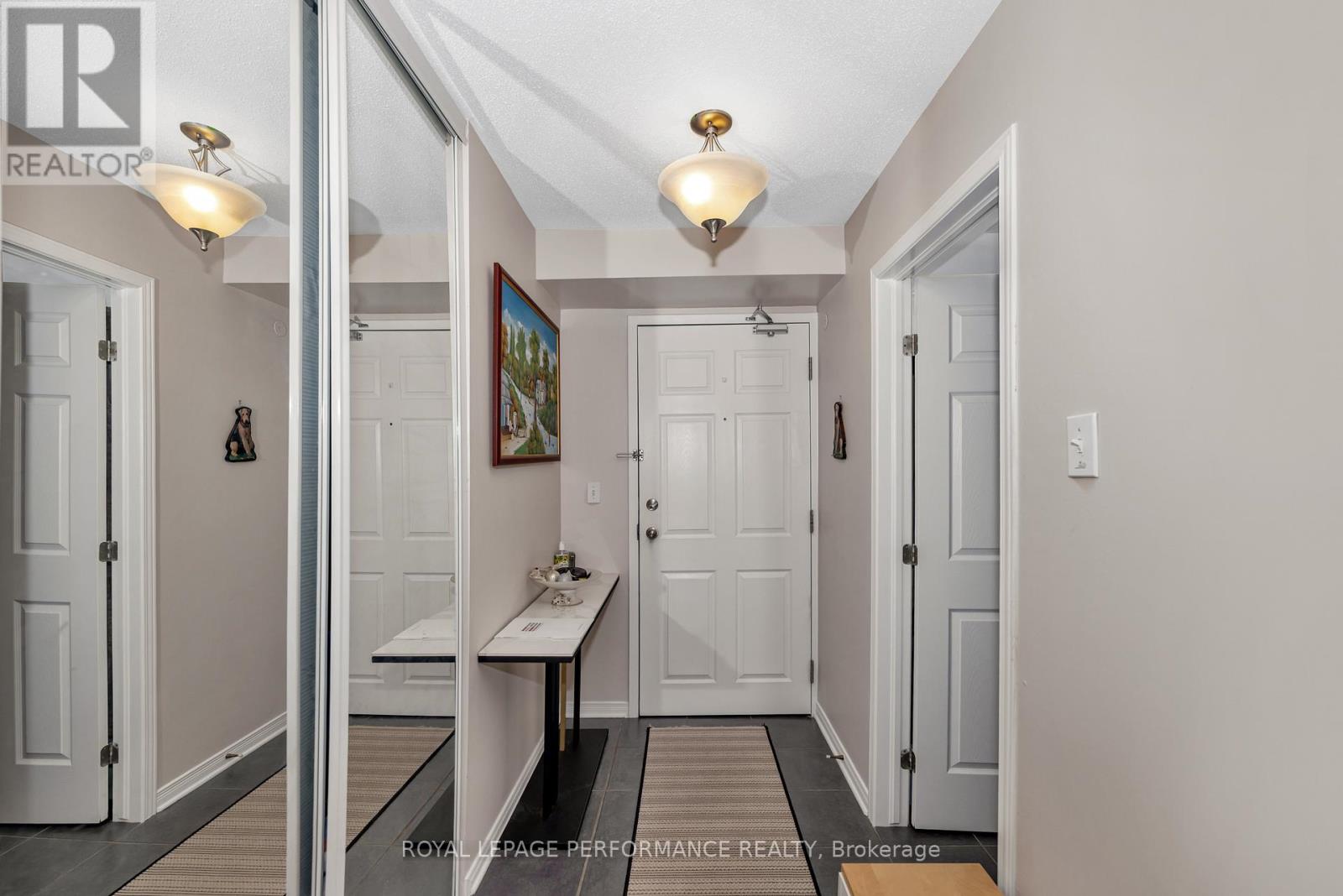 203 - 1921 St Joseph Boulevard