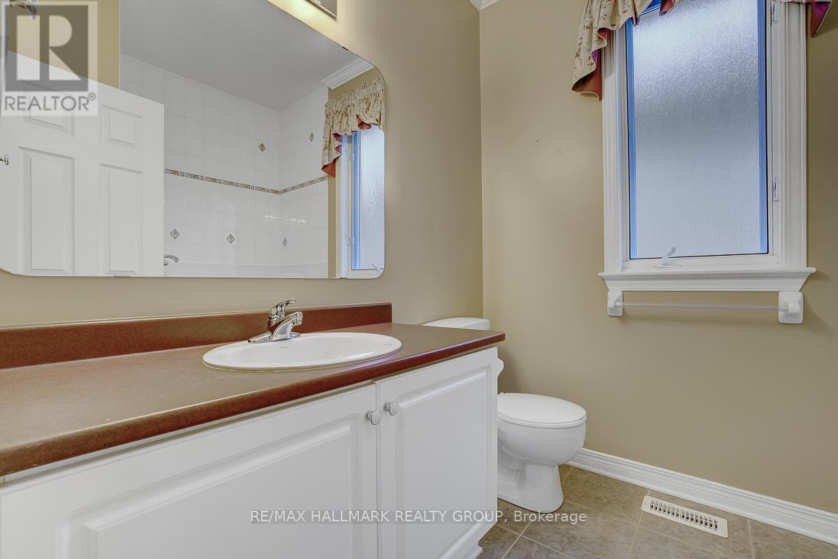 853 Swallowtail Crescent