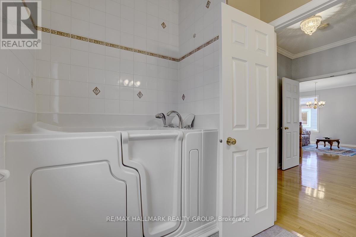 853 Swallowtail Crescent