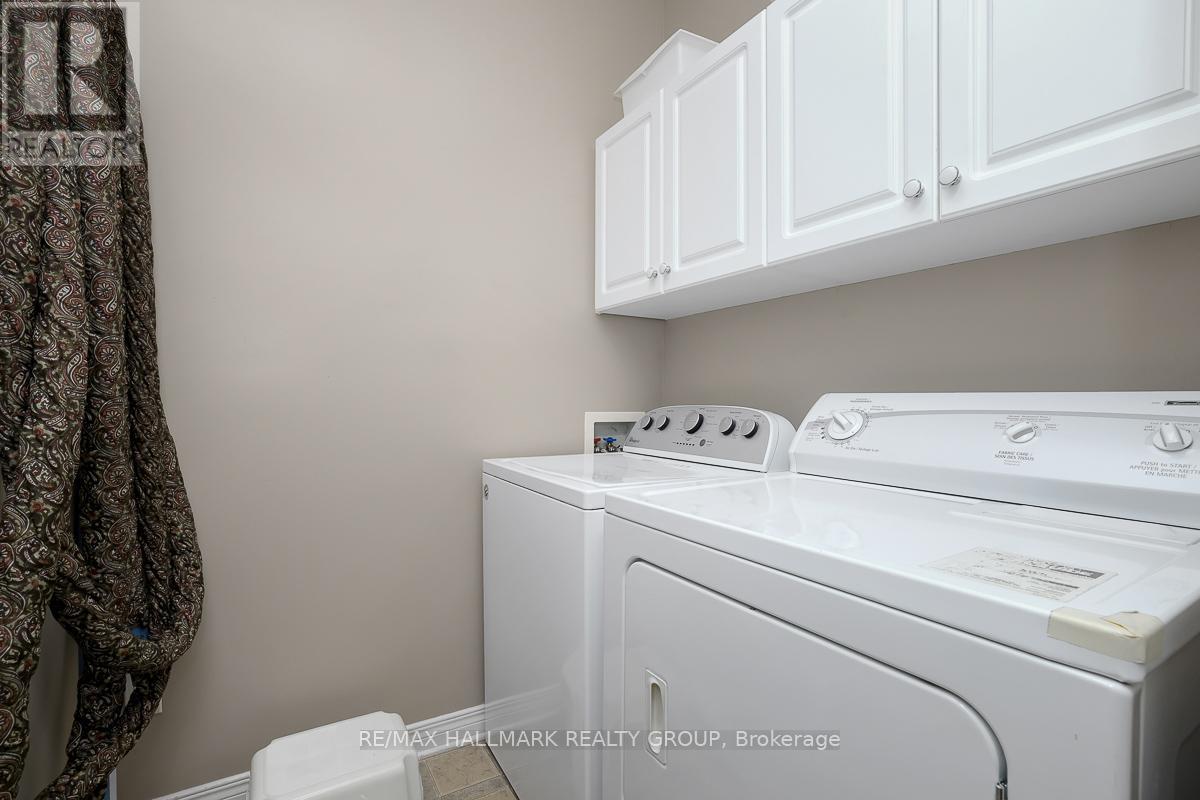 853 Swallowtail Crescent