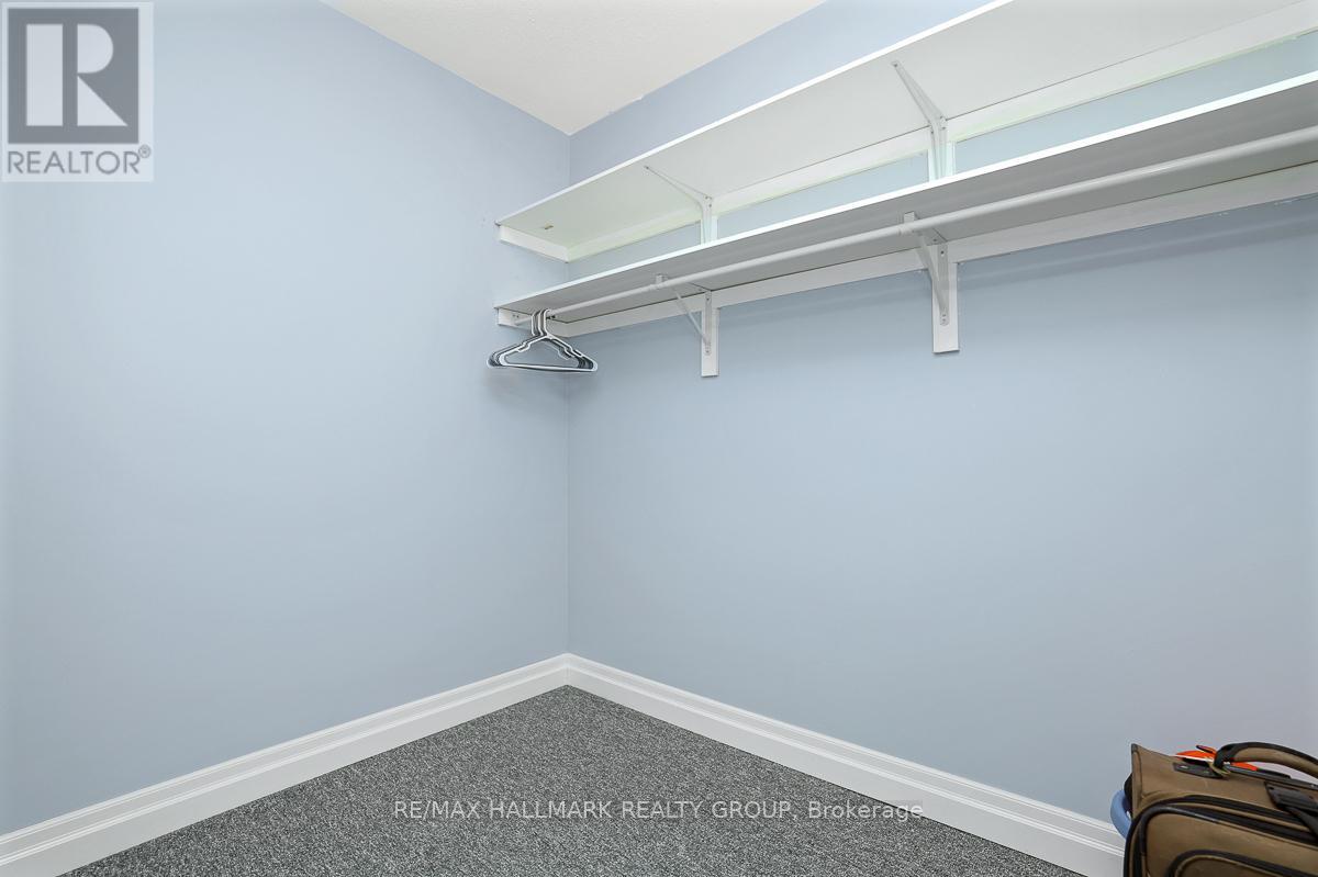 853 Swallowtail Crescent