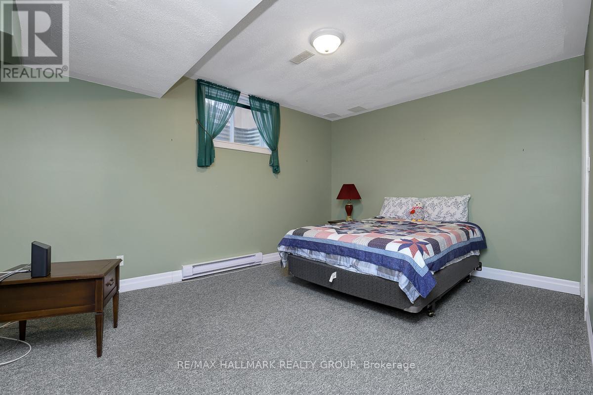 853 Swallowtail Crescent