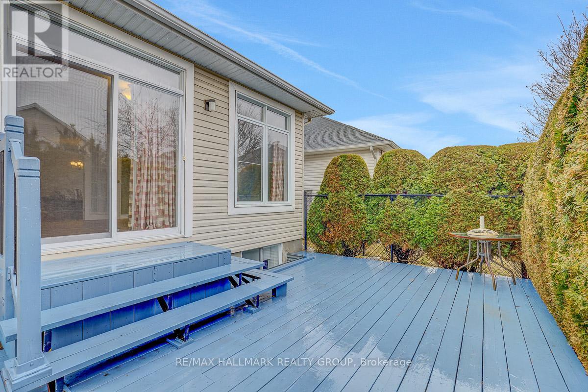 853 Swallowtail Crescent