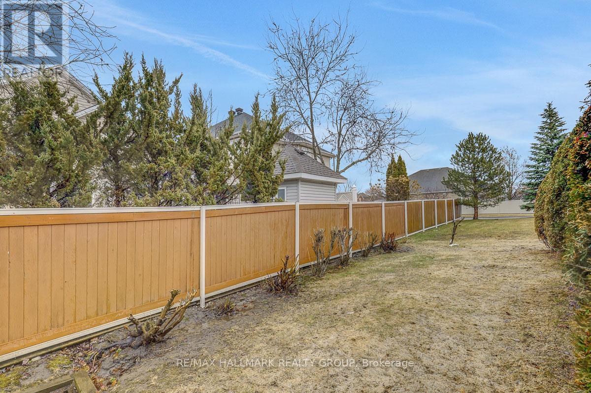 853 Swallowtail Crescent