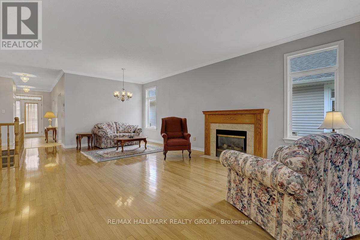 853 Swallowtail Crescent