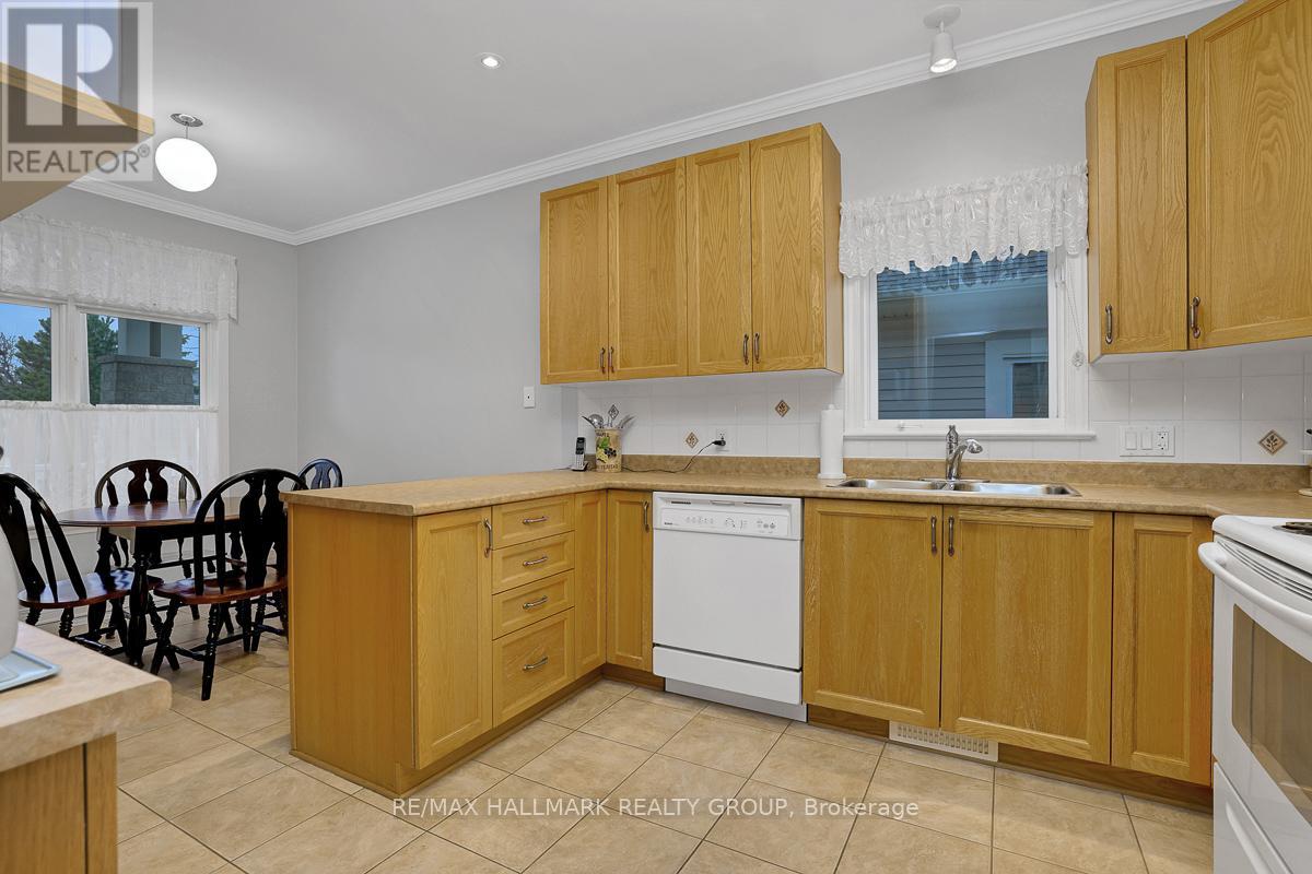 853 Swallowtail Crescent