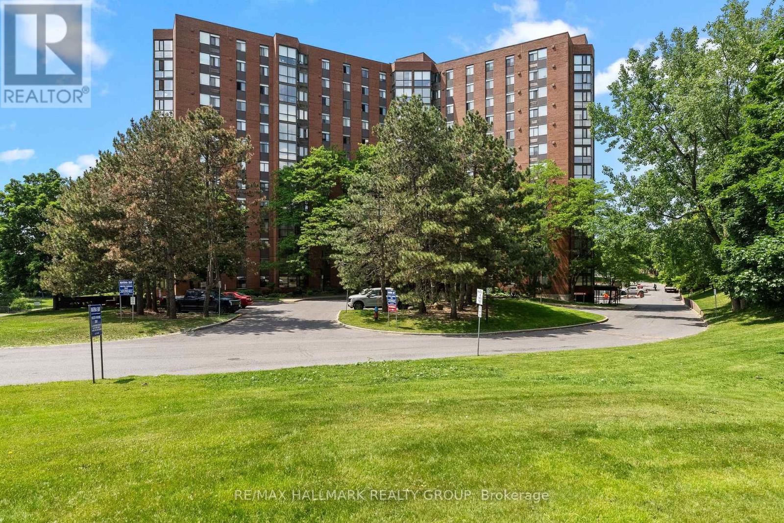 411 - 2871 Richmond Road