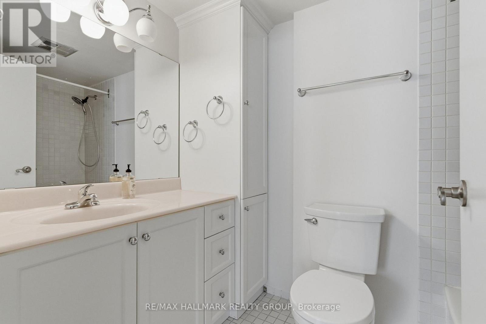 411 - 2871 Richmond Road