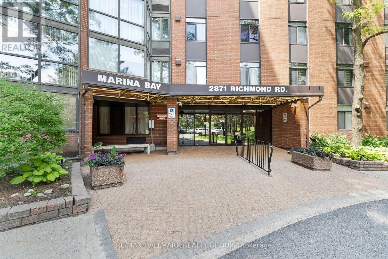 411 - 2871 Richmond Road