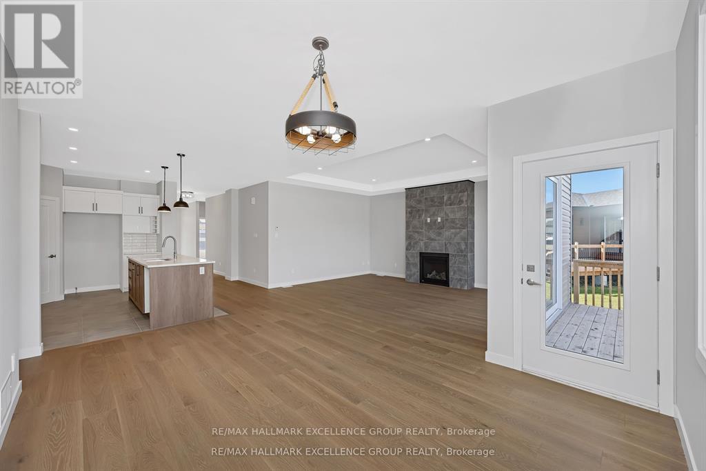 4366 Innes Road, Unit 202