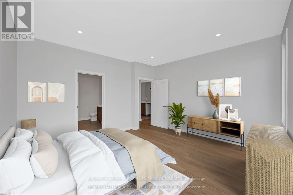 4366 Innes Road, Unit 202