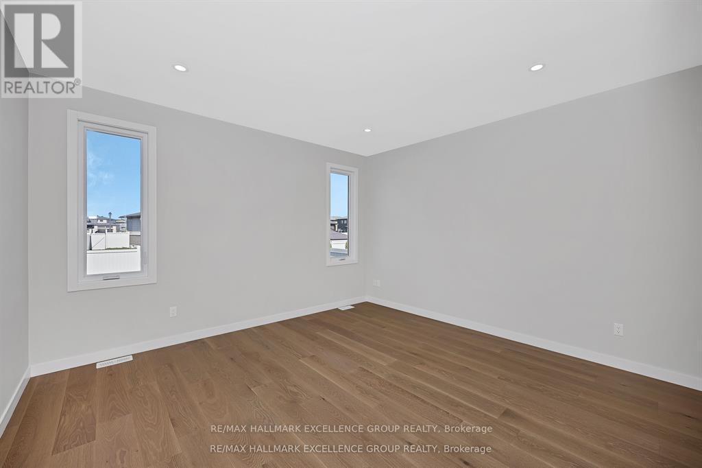 4366 Innes Road, Unit 202