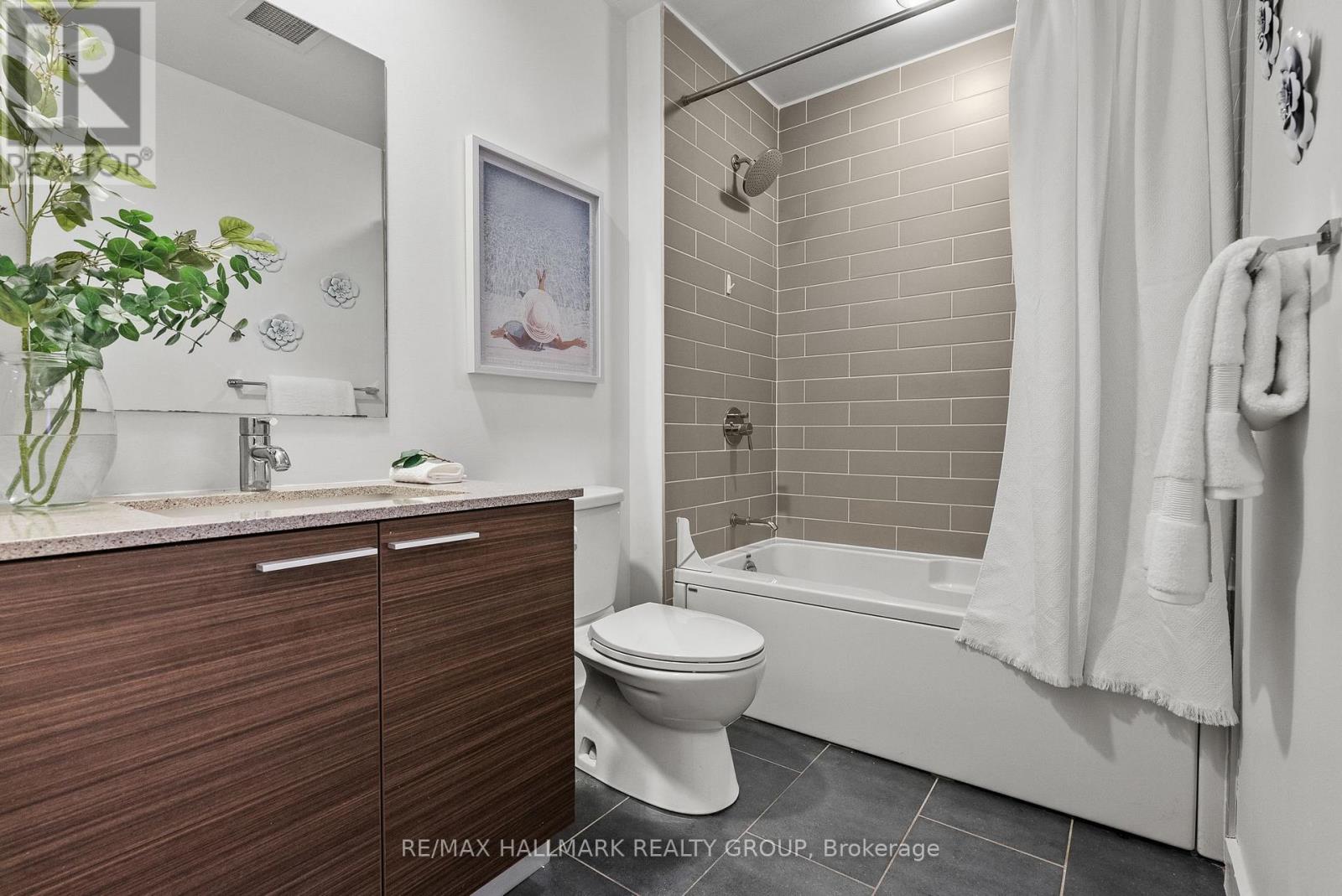 332 - 354 Gladstone Avenue