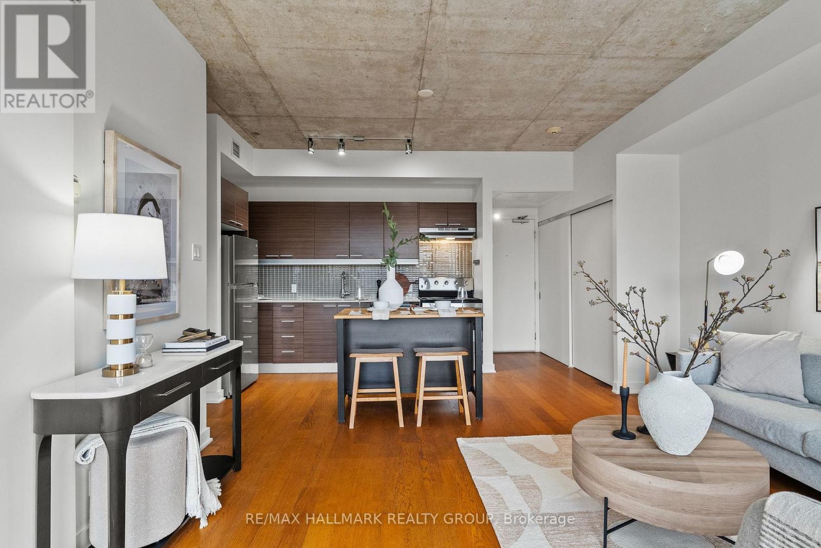 332 - 354 Gladstone Avenue