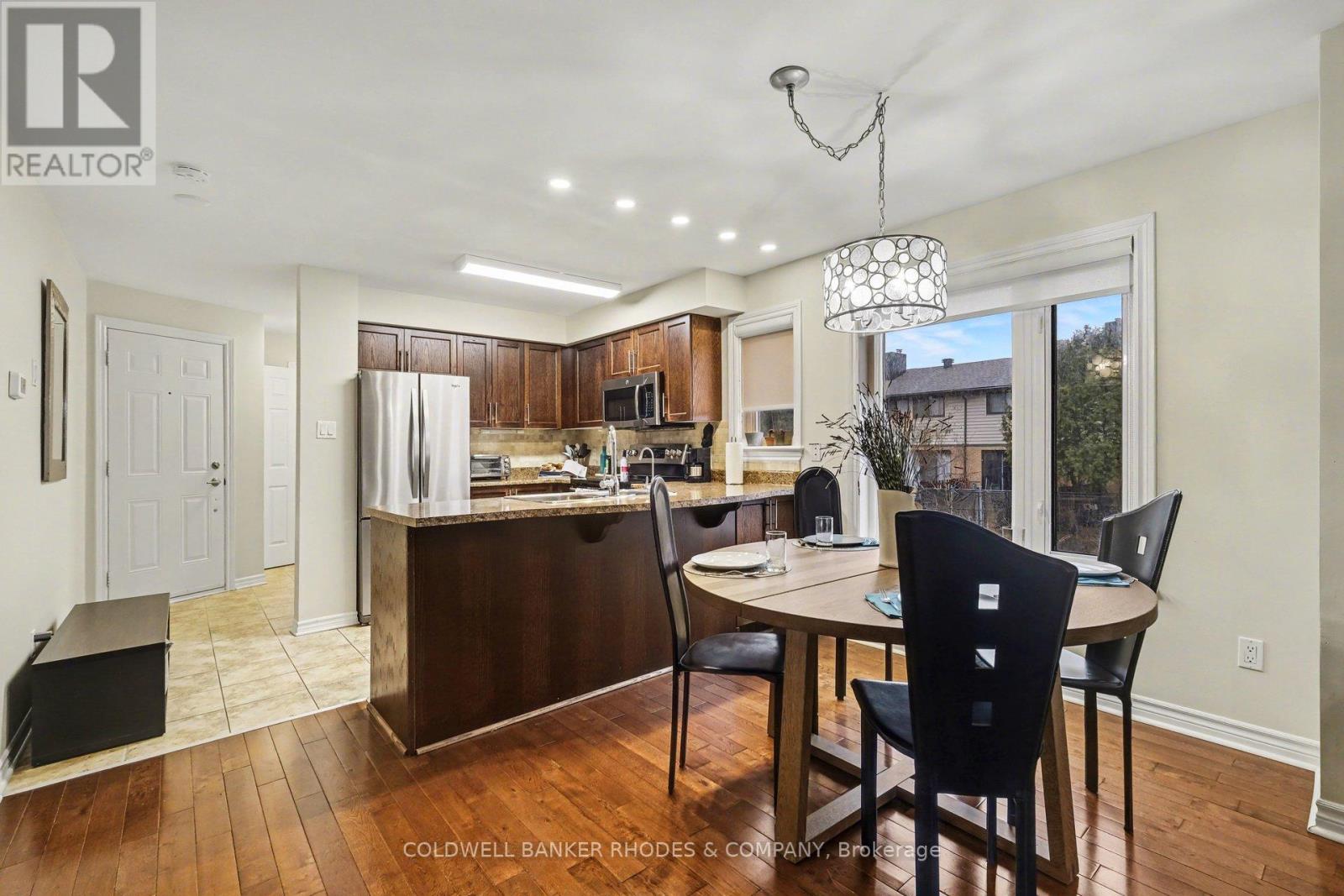 60 Mayflower Private