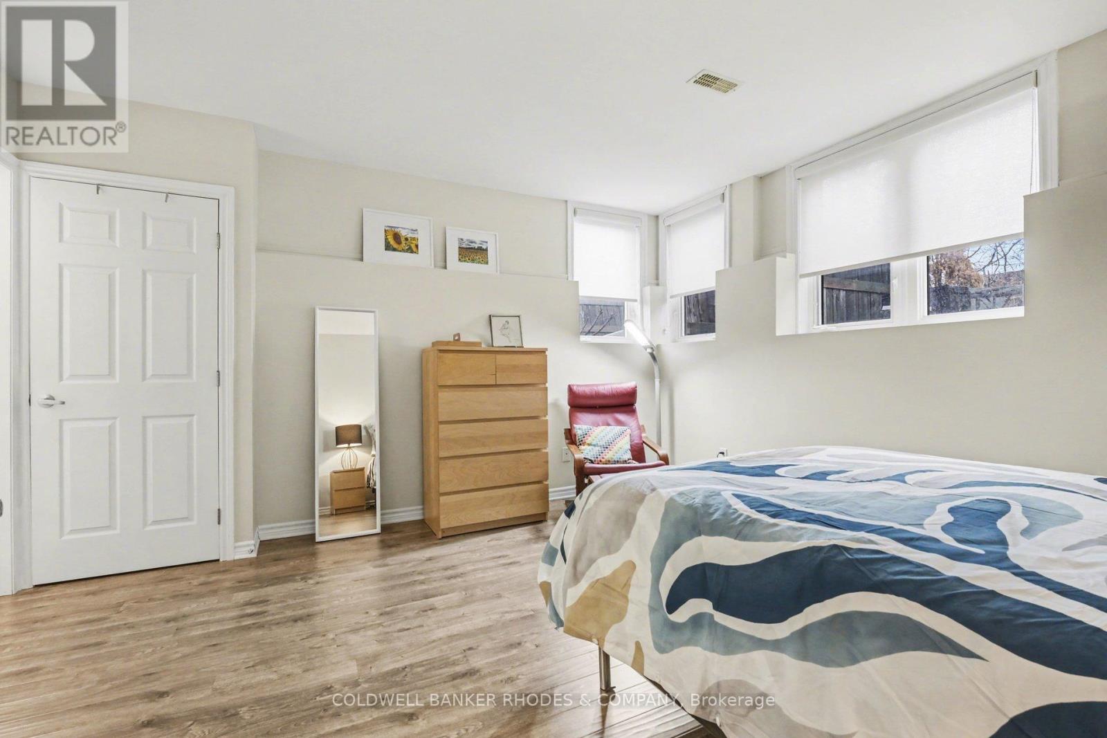 60 Mayflower Private