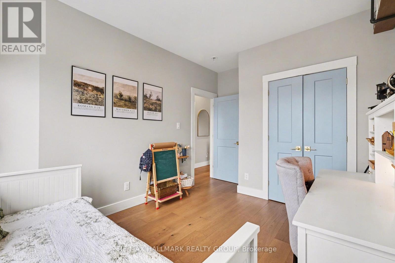 28 King George Street