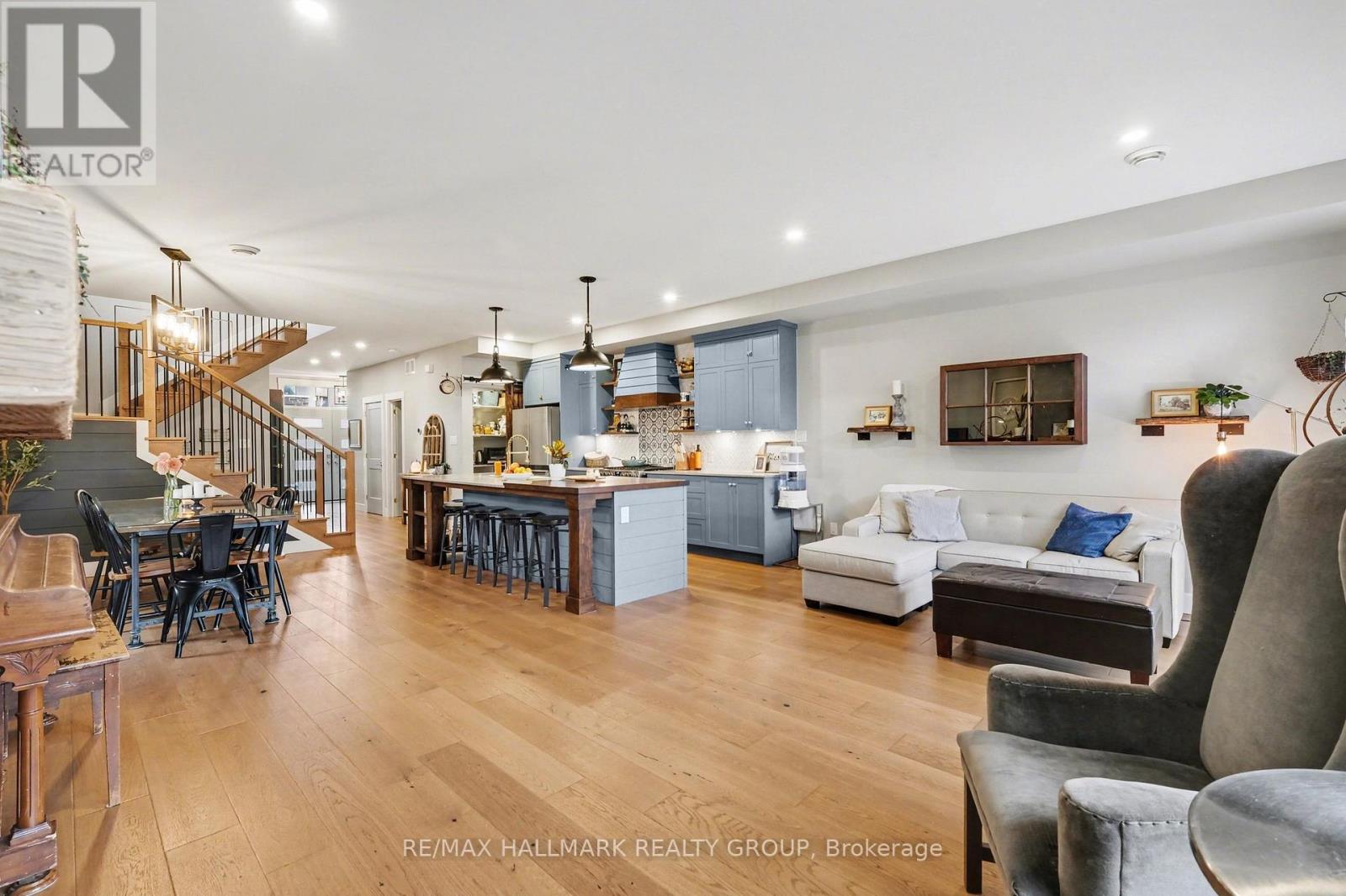 28 King George Street