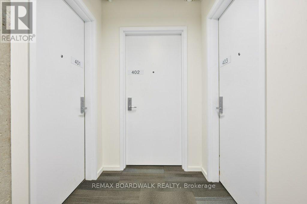 402 - 1000 Wellington St Street W