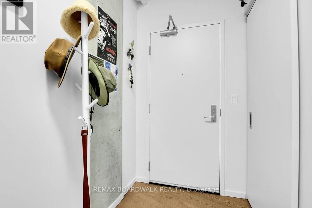 402 - 1000 Wellington St Street W