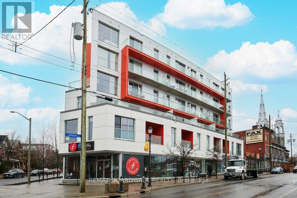 402 - 1000 Wellington St Street W