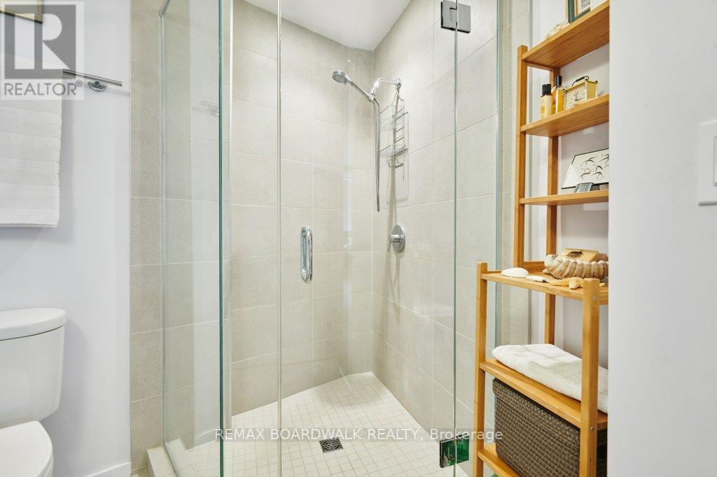 402 - 1000 Wellington St Street W