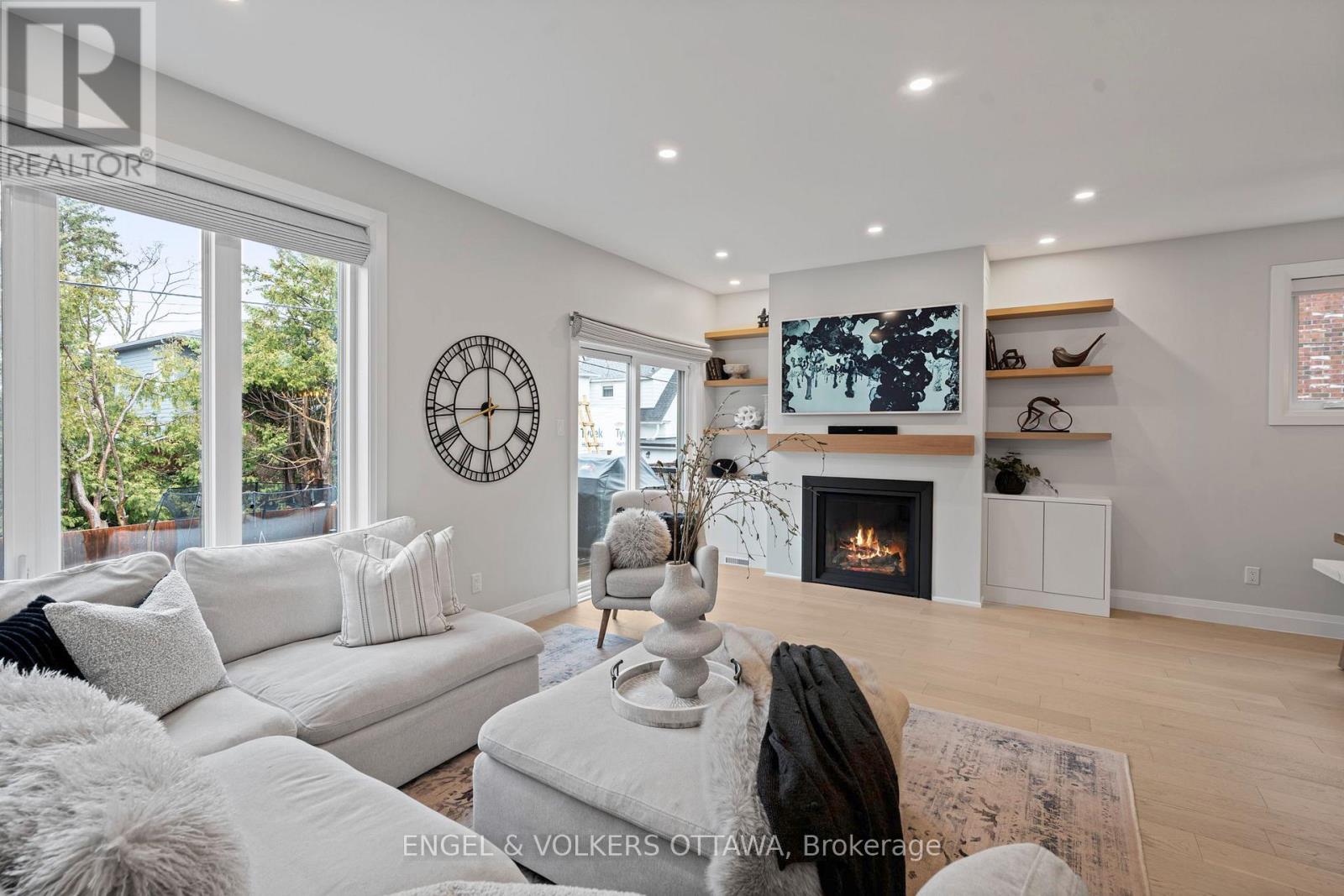 263 Dovercourt Avenue