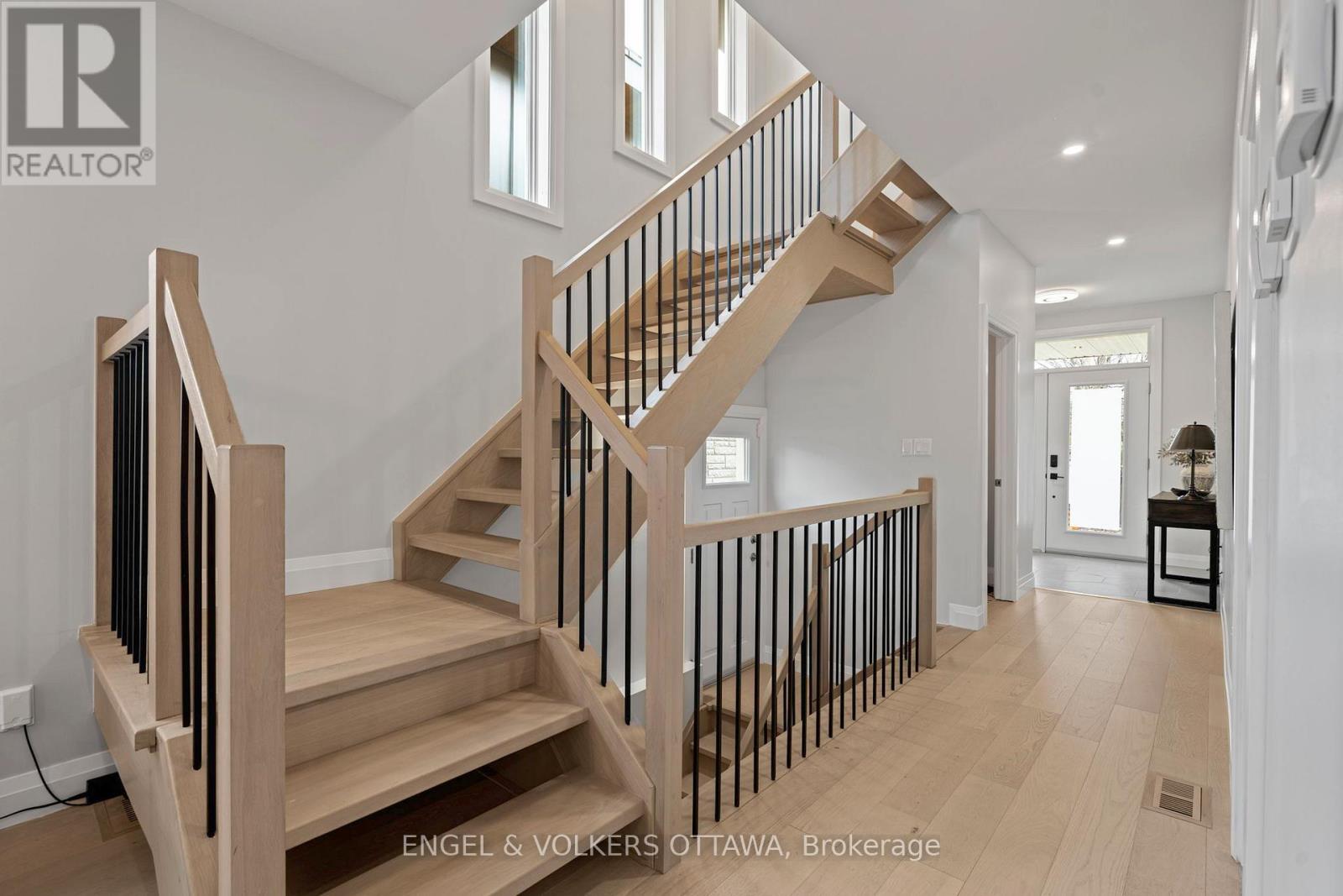 263 Dovercourt Avenue