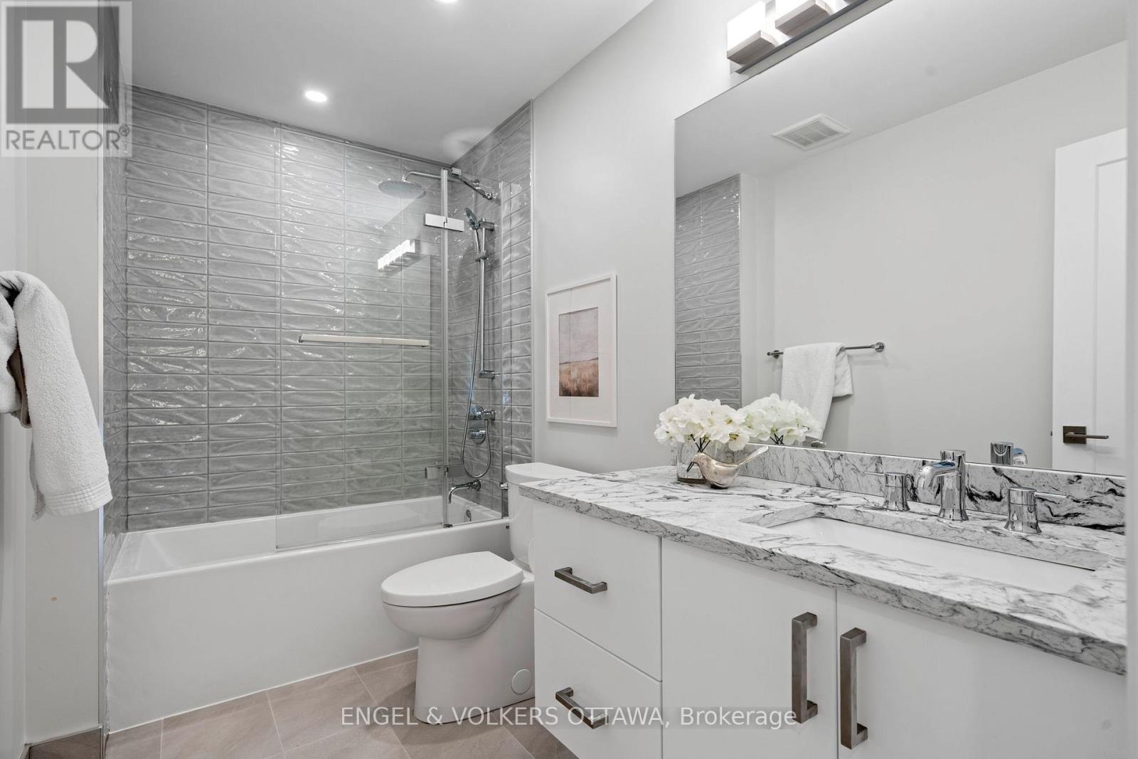 263 Dovercourt Avenue