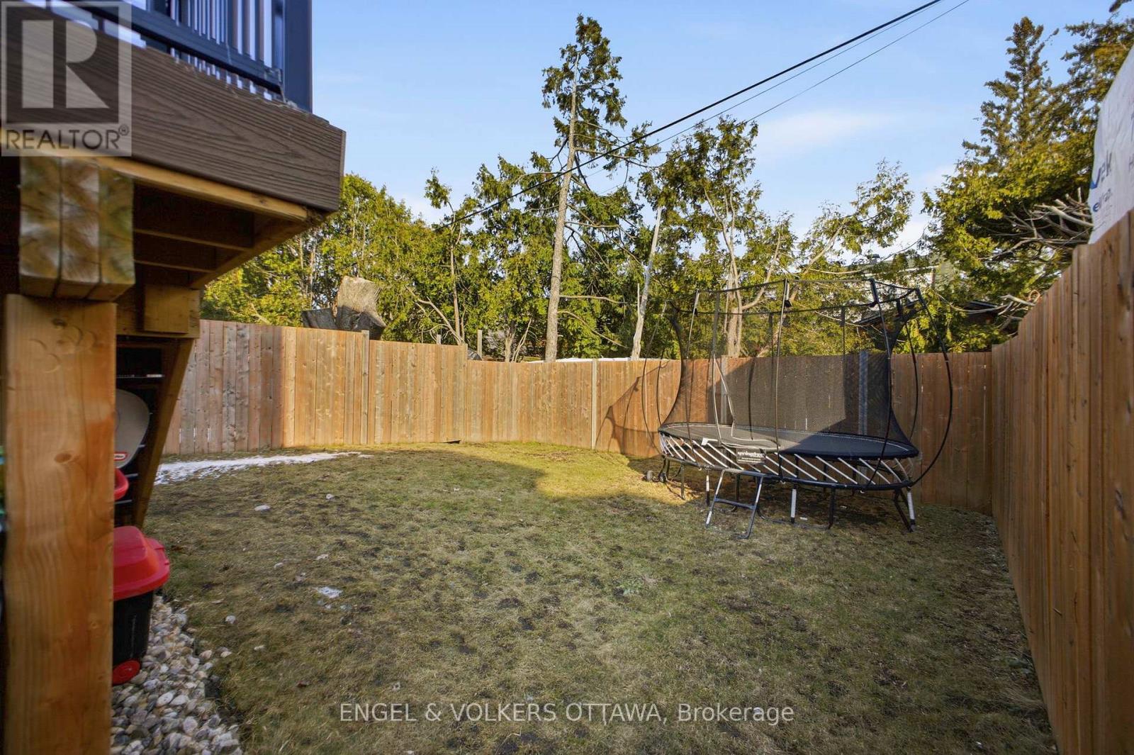 263 Dovercourt Avenue