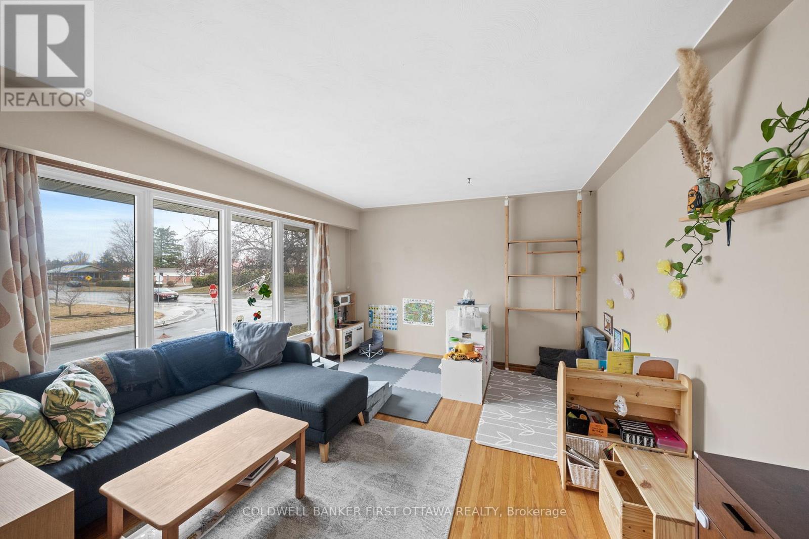 2066 Saunderson Drive