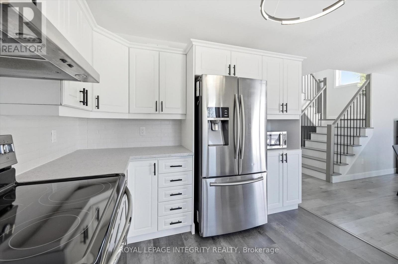 36 Frontenac Boulevard