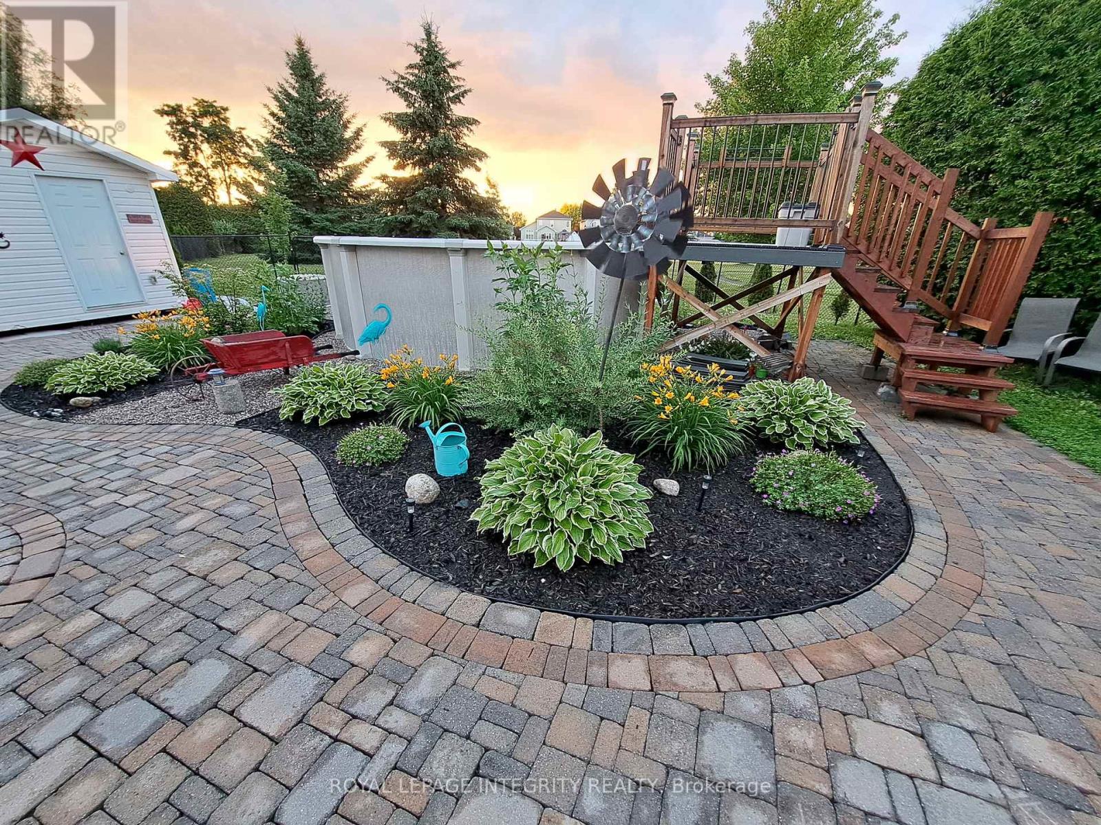 36 Frontenac Boulevard