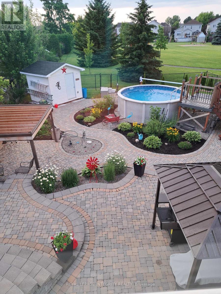 36 Frontenac Boulevard