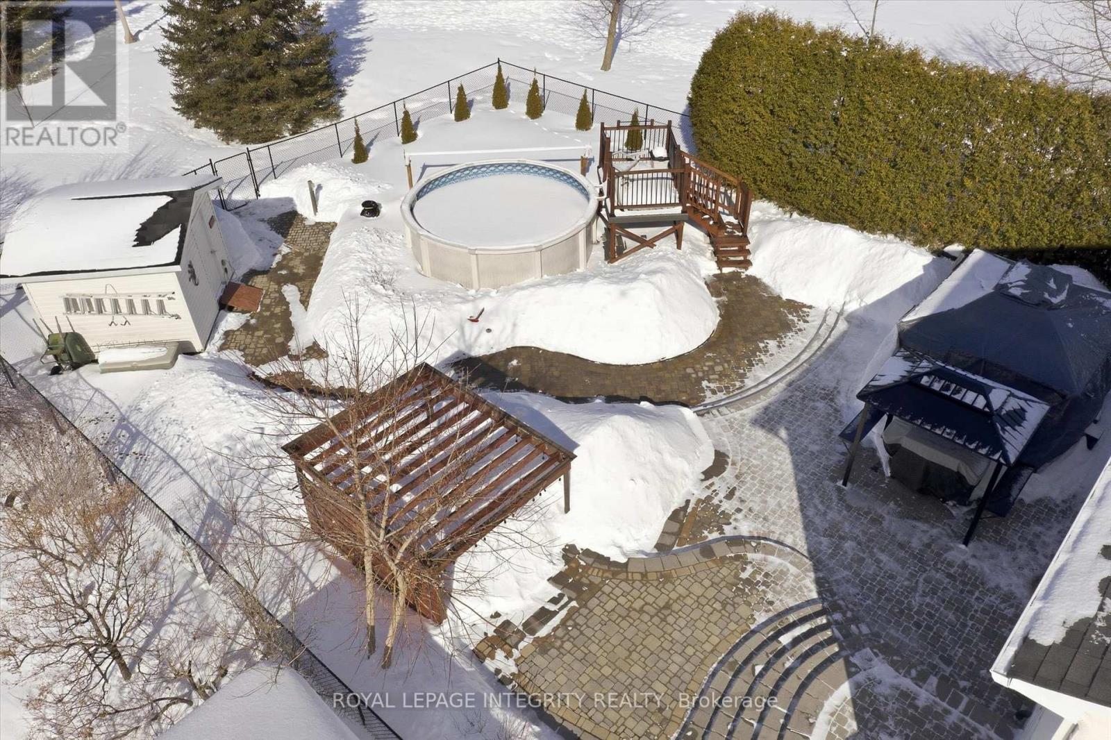 36 Frontenac Boulevard